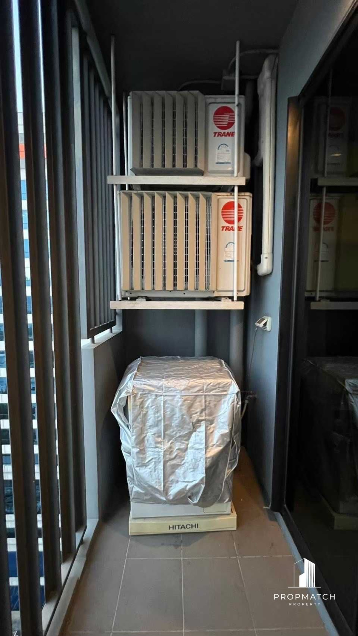 For SaleCondoRatchadapisek, Huaikwang, Suttisan : Is this price real? For sale 4.1m Quinn Ratchada 17, 1 bedroom, large room, 45sqm, high floor, not for rent, near MRT Sutthisan 300 m. If interested, make an appointment to view, 064-6696546 Minnie, this number can be reached via Line.