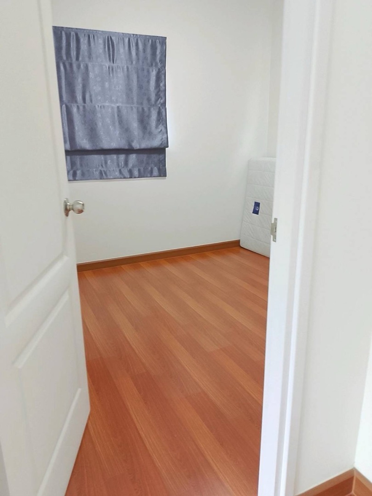 ให้เช่าบ้านสมุทรปราการ สำโรง : ให้เช่าบ้านเดี่ยว ลลิลทาวน์ แลนซีโอ คริป 3 บางนา - สุวรรณภูมิ ใกล้ รพ.บางเสาธง 15 นาที