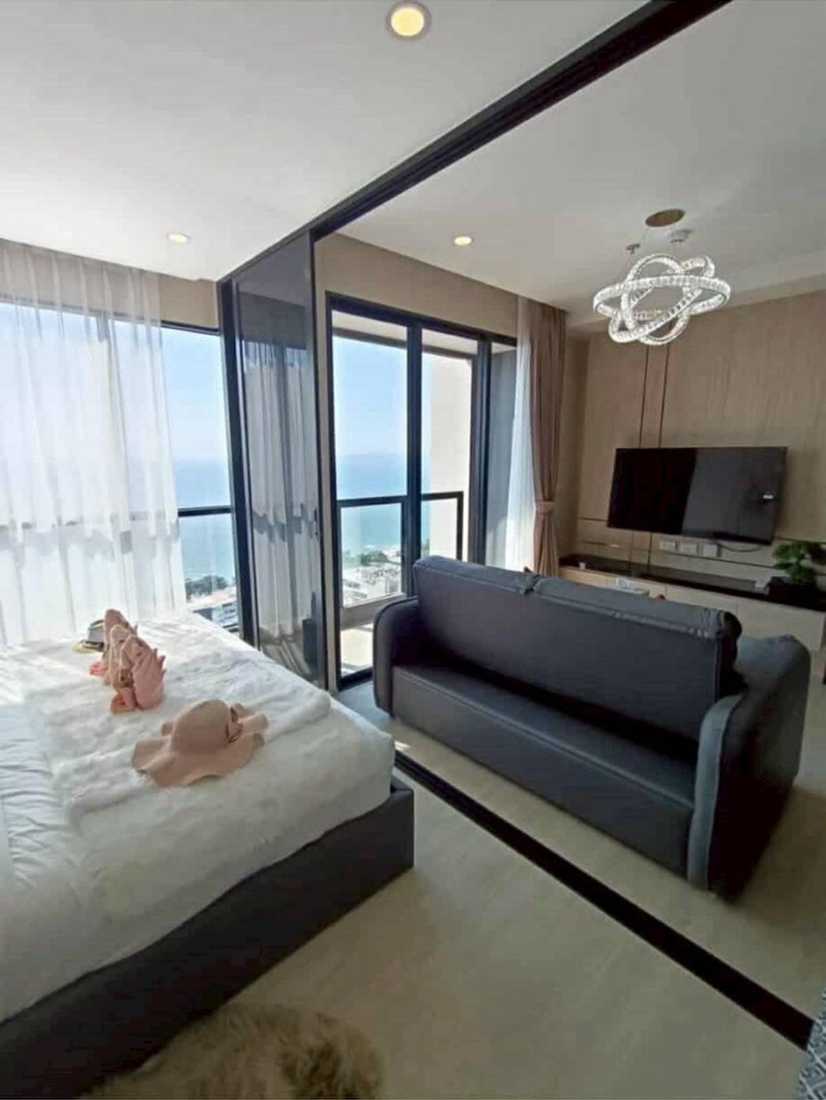 For RentCondoPattaya, Bangsaen, Chonburi : Condo for rent, Seaview The Panora Pattaya, 25th floor, sea view, size 38 sq m, 1 bedroom, price 30,000 baht.