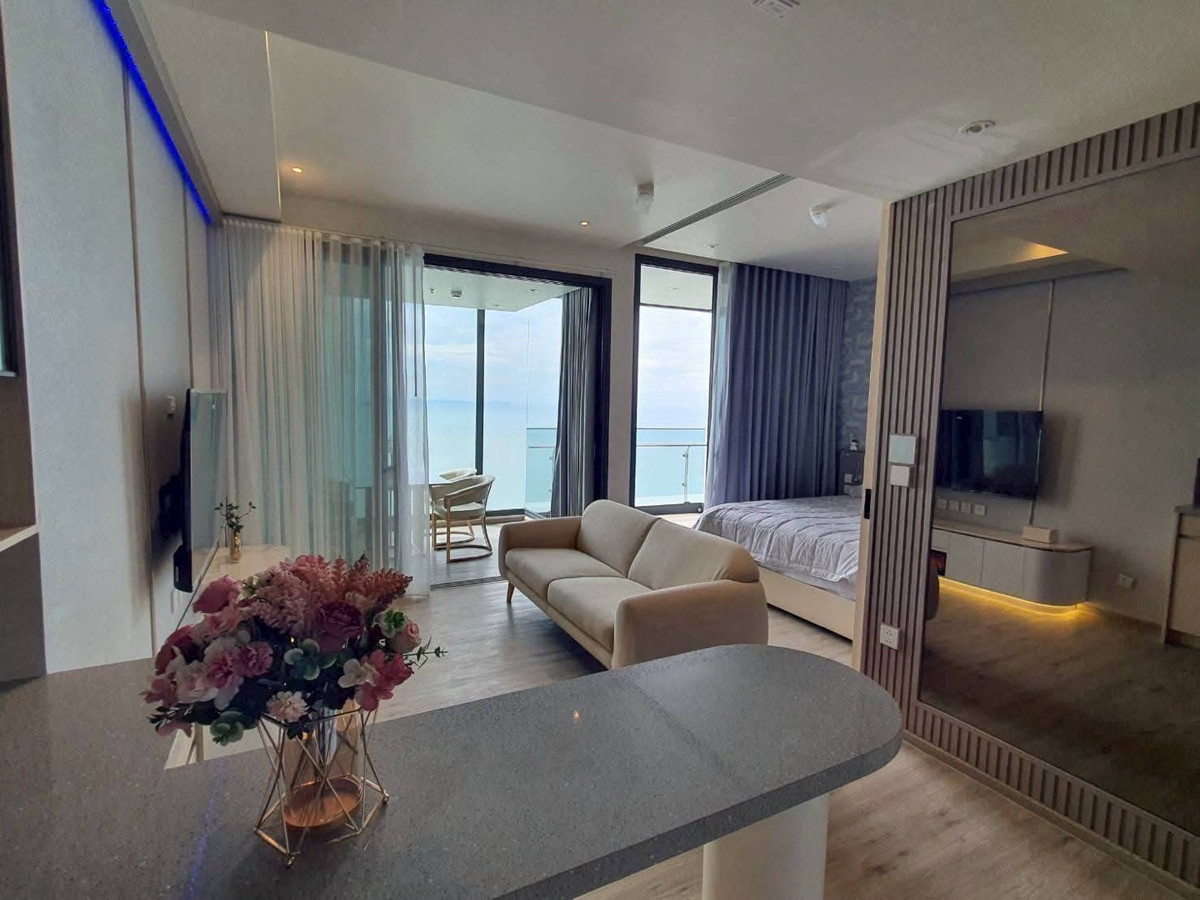 ให้เช่าคอนโดพัทยา บางแสน ชลบุรี สัตหีบ : ให้เช่าคอนโด Luxury ติดทะเล Arom Wongamat ขนาด 57.00 ตร.ม. ชั้น 36 วิวทะเลเปิดโล่ง อ่าง jacuzzi ราคา 60,000 บาท
