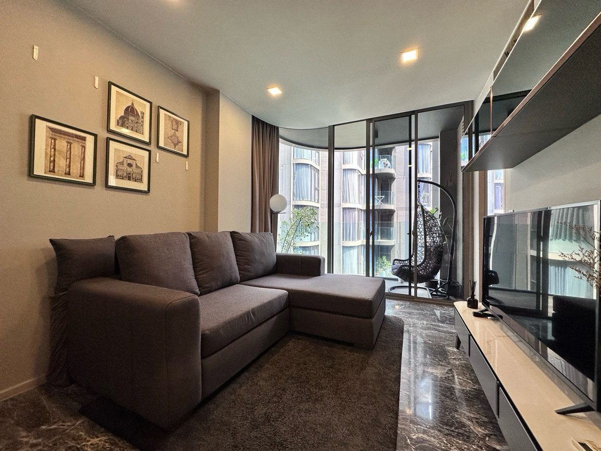 ให้เช่าคอนโดสุขุมวิท อโศก ทองหล่อ : Pet friendly condo for rent - Ashton Residence 41 | 1 Bedroom 1 Multipurpose room 2 Bathroom (77 sqm) | 0824499822 