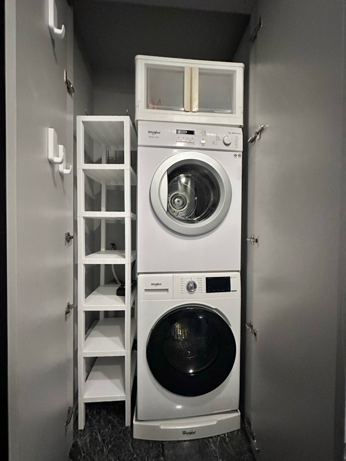 ให้เช่าคอนโดสุขุมวิท อโศก ทองหล่อ : Pet friendly condo for rent - Ashton Residence 41 | 1 Bedroom 1 Multipurpose room 2 Bathroom (77 sqm) | 0824499822 