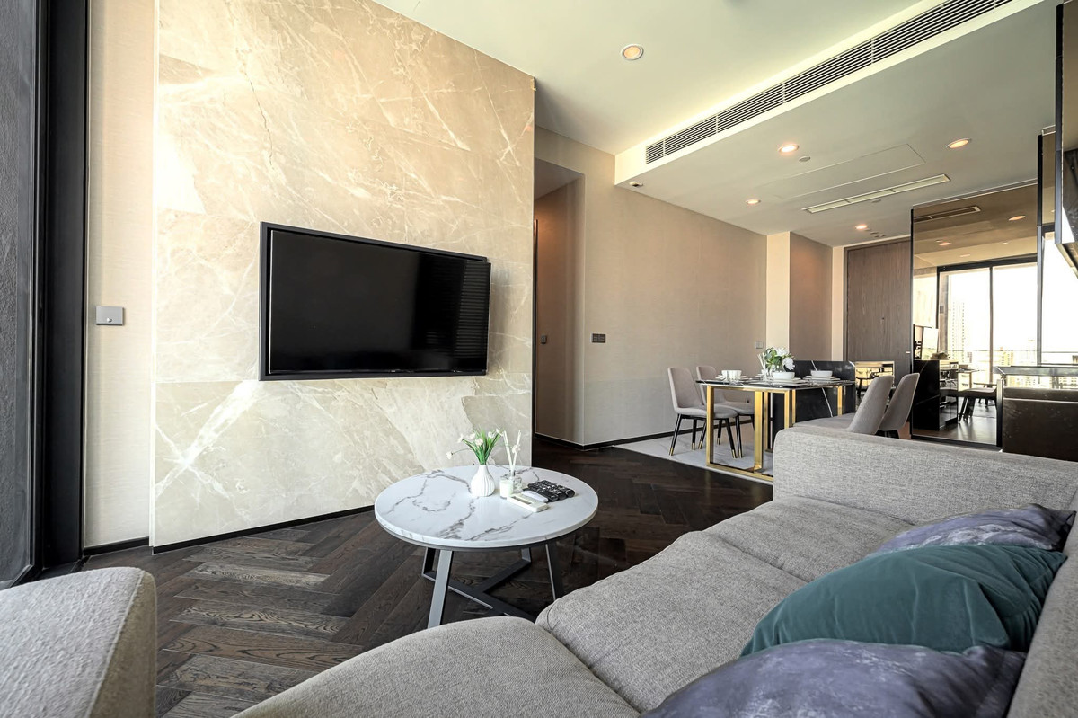 For RentCondoSukhumvit, Asoke, Thonglor : The ultimate in luxury In the heart of Thonglor! Rare Item Condo ready to move in Special price, cheapest in the market right now, 2 bedrooms, 2 bathrooms, 1 parking space, size 75 sq m., high ceilings, airy.