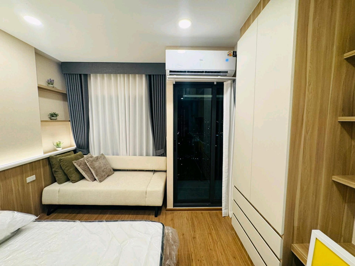 For RentCondoRamkhamhaeng, Hua Mak : 🚗 Convenient transportation, BTS Lam Sali, boat, bus, fully furnished room, just come alone, ready to move in.