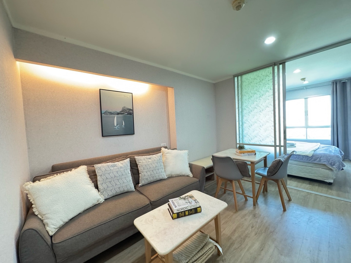 ให้เช่าคอนโดรัตนาธิเบศร์ สนามบินน้ำ พระนั่งเกล้า : ให้เช่า ลุมพินีพาร์ค รัตนาธิเบศร์–งามวงศ์วาน

📍 35 ตร.ม. | ชั้น 8 ตึก D | หัวเตียงทิศใต้

ห้องสวย ลมดี แดดไม่ร้อน พร้อมเข้าอยู่ทันที 🔑💖

⸻

🛏 รายละเอียดห้อง
	•	ขนาด 35 ตร.ม.
	•	ชั้น 8 ตึก D
	•	หัวเตียงทิศใต้ ลมดีมาก
	•	แบ่งโซนห้องนอน / ห้องนั่งเล่