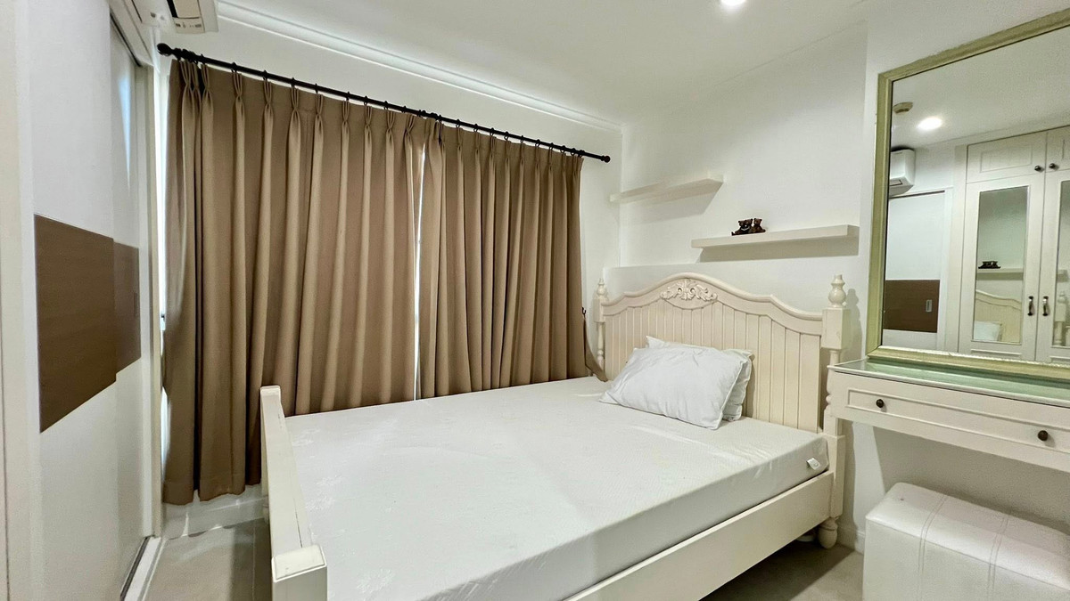 For RentCondoKhlongtoei, Kluaynamthai : 🔴12,000฿🔴 𝗟𝘂𝗺𝗽𝗶𝗻𝗶 𝗣𝗹𝗮𝗰𝗲 𝗥𝗮𝗺𝗮 𝟰 - 𝗞𝗹𝘂𝗮𝘆𝗻𝗮𝗺𝘁𝗵𝗮𝗶┃Lumpini Place Rama 4 - Kluaynamthai ✅ near BTS Ekkamai, happy to serve 🙏If interested, talk to 𝙇𝙄𝙉𝙀. (Responds very quickly):​📱 Property code​ 6811-2201📱: Line ID:@bbcondo88