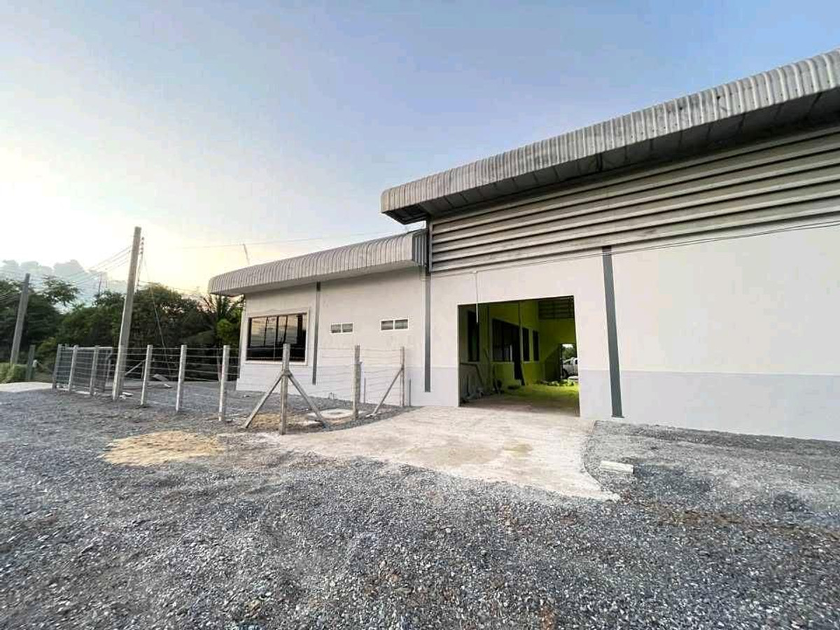 For RentWarehouseNonthaburi, Bang Yai, Bangbuathong : Large warehouse/factory for rent, good location, Sai Noi District, Nonthaburi, usable area 1,000 sq m. purple area