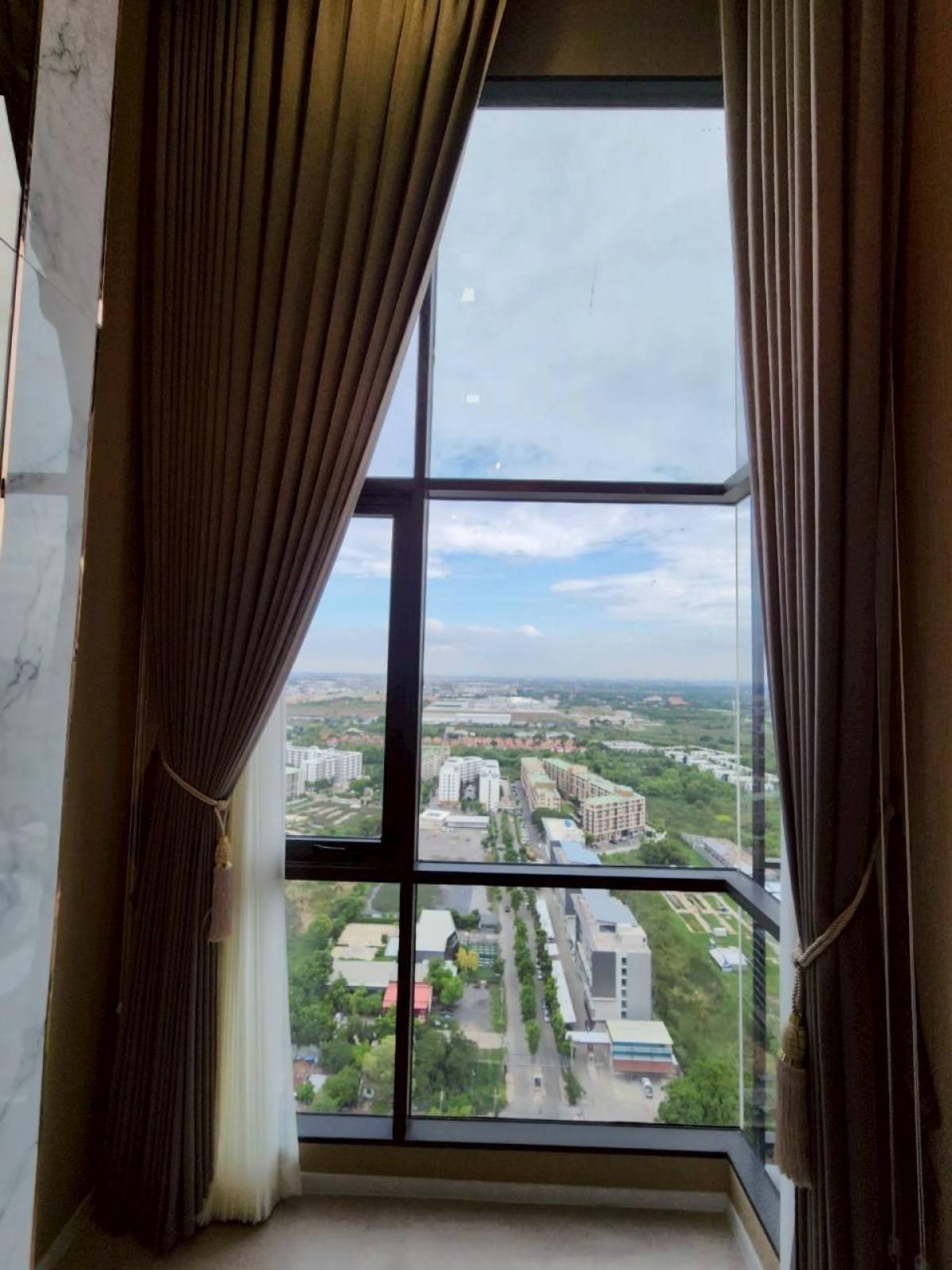 For RentCondoPathum Thani,Rangsit, Thammasat : 🚩For rent: Modiz Launch, Duplex room, 2 floors, area 27 sq m., Muji + Modern style, built-in decoration with decorative lights and decorative mirrors.