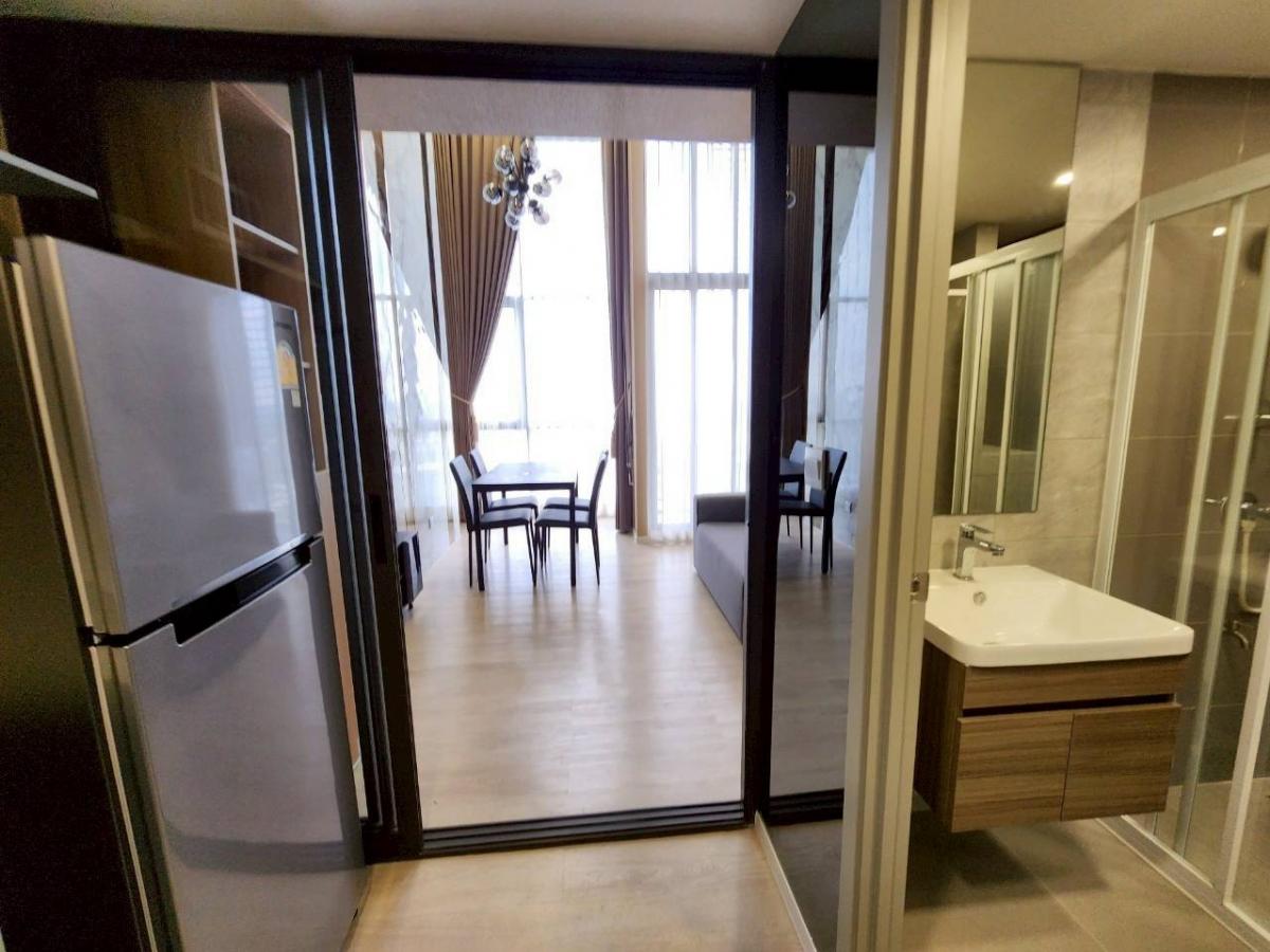 For RentCondoPathum Thani,Rangsit, Thammasat : 🚩For rent: Modiz Launch, Duplex room, 2 floors, area 27 sq m., Muji + Modern style, built-in decoration with decorative lights and decorative mirrors.