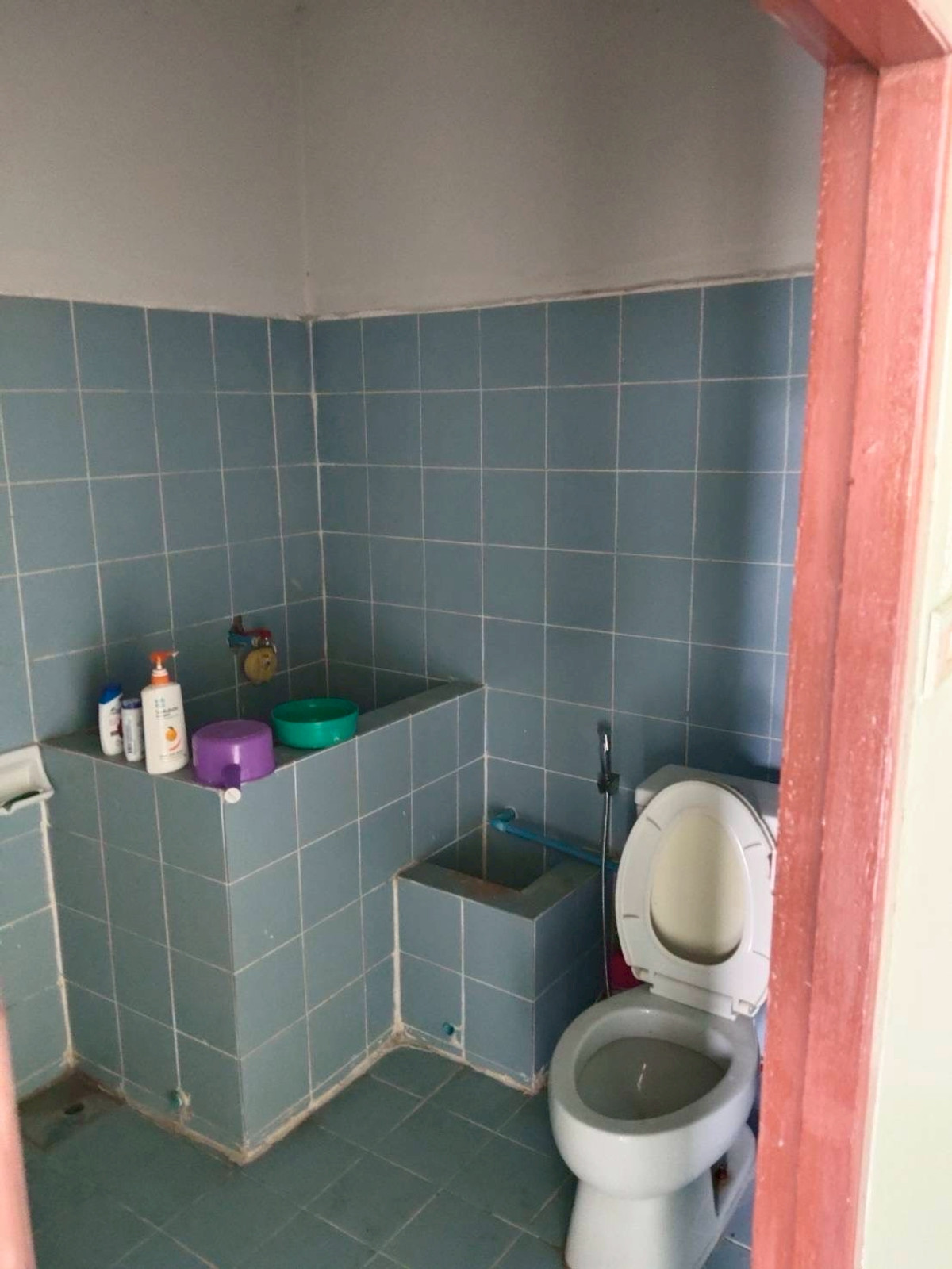 ขายอาคารพาณิชย์ระยอง : 94098 - ขายอาคารพาณิชย์ 4 ชั้น หน้าโครงการบ้านฉางเพลส ระยอง ตรงข้ามหน้าอำเภอบ้านฉาง ทำเลดีติดถนสุขุมวิท เหมาะทำสำนักงาน ซื้อลงทุนให้เช่า บ้านพักอาศัย