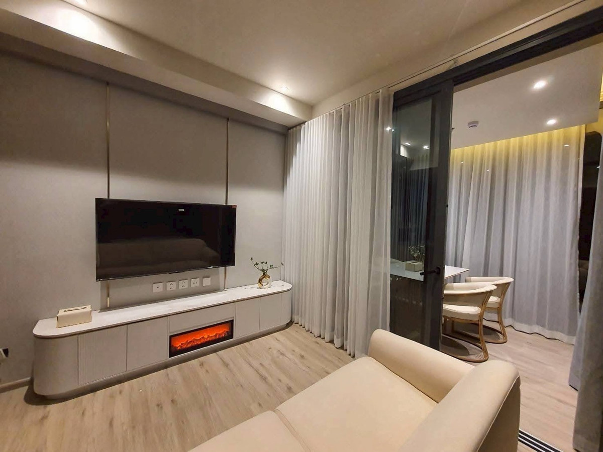 ให้เช่าคอนโดพัทยา บางแสน ชลบุรี สัตหีบ : ให้เช่าคอนโด Luxury ติดทะเล Arom Wongamat ขนาด 57.00 ตร.ม. ชั้น 36 วิวทะเลเปิดโล่ง อ่าง jacuzzi ราคา 60,000 บาท