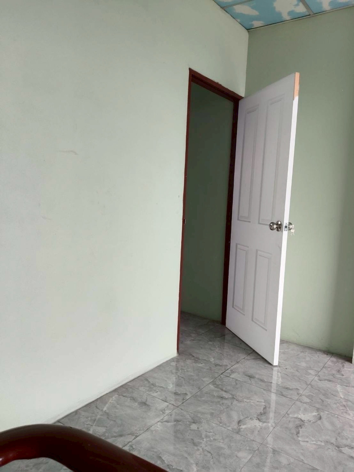 ขายอาคารพาณิชย์ระยอง : 94098 - ขายอาคารพาณิชย์ 4 ชั้น หน้าโครงการบ้านฉางเพลส ระยอง ตรงข้ามหน้าอำเภอบ้านฉาง ทำเลดีติดถนสุขุมวิท เหมาะทำสำนักงาน ซื้อลงทุนให้เช่า บ้านพักอาศัย