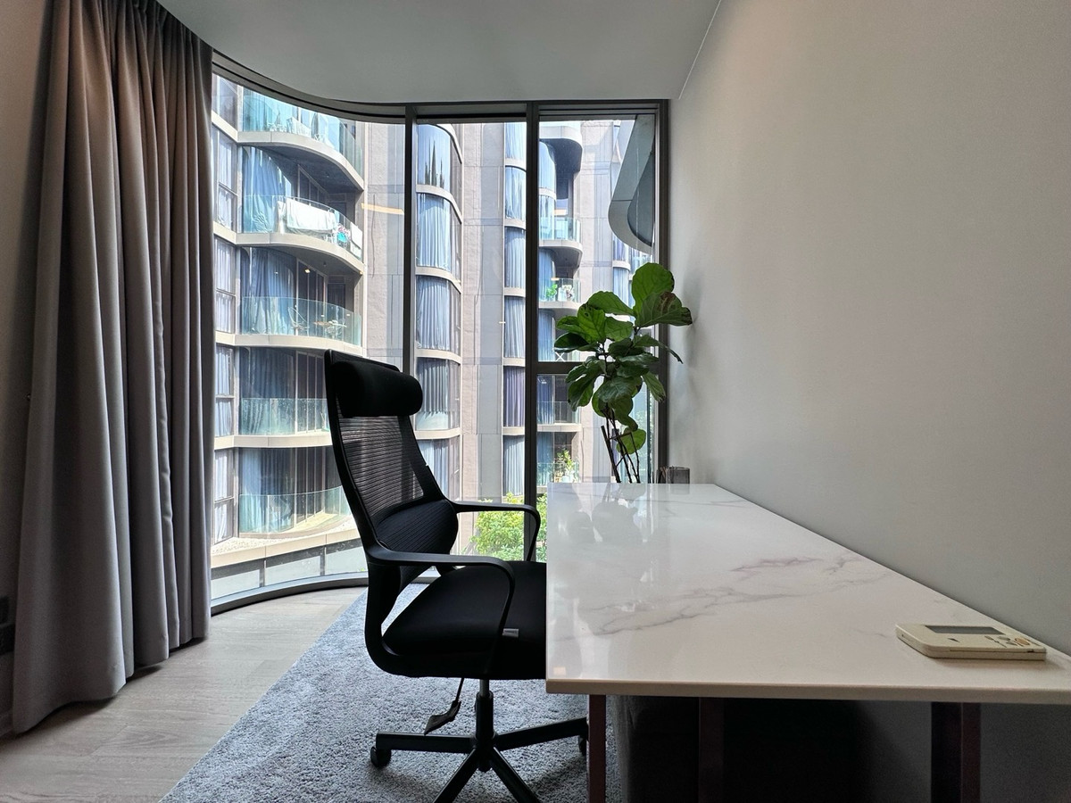 ให้เช่าคอนโดสุขุมวิท อโศก ทองหล่อ : Pet friendly condo for rent - Ashton Residence 41 | 1 Bedroom 1 Multipurpose room 2 Bathroom (77 sqm) | 0824499822 