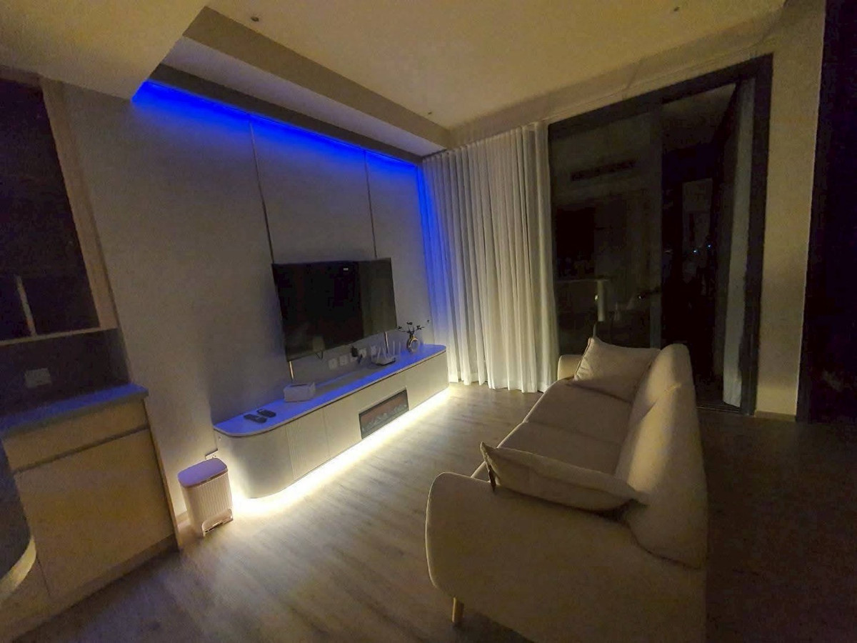 ให้เช่าคอนโดพัทยา บางแสน ชลบุรี สัตหีบ : ให้เช่าคอนโด Luxury ติดทะเล Arom Wongamat ขนาด 57.00 ตร.ม. ชั้น 36 วิวทะเลเปิดโล่ง อ่าง jacuzzi ราคา 60,000 บาท