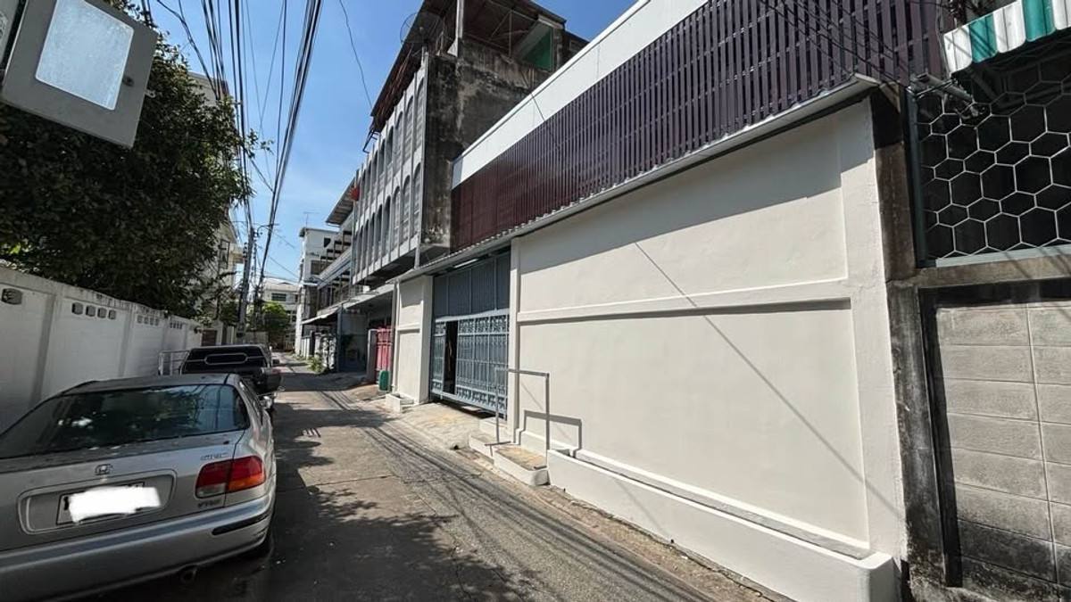 ให้เช่าโกดังสาทร นราธิวาส : HR3004ให้เช่าโกดังย่านคลองสาน ซอยเจริญรัถ 20 ห่างจากไอคอน สยาม เพียง 2 กม.ใกล้ BTS สายสีทอง