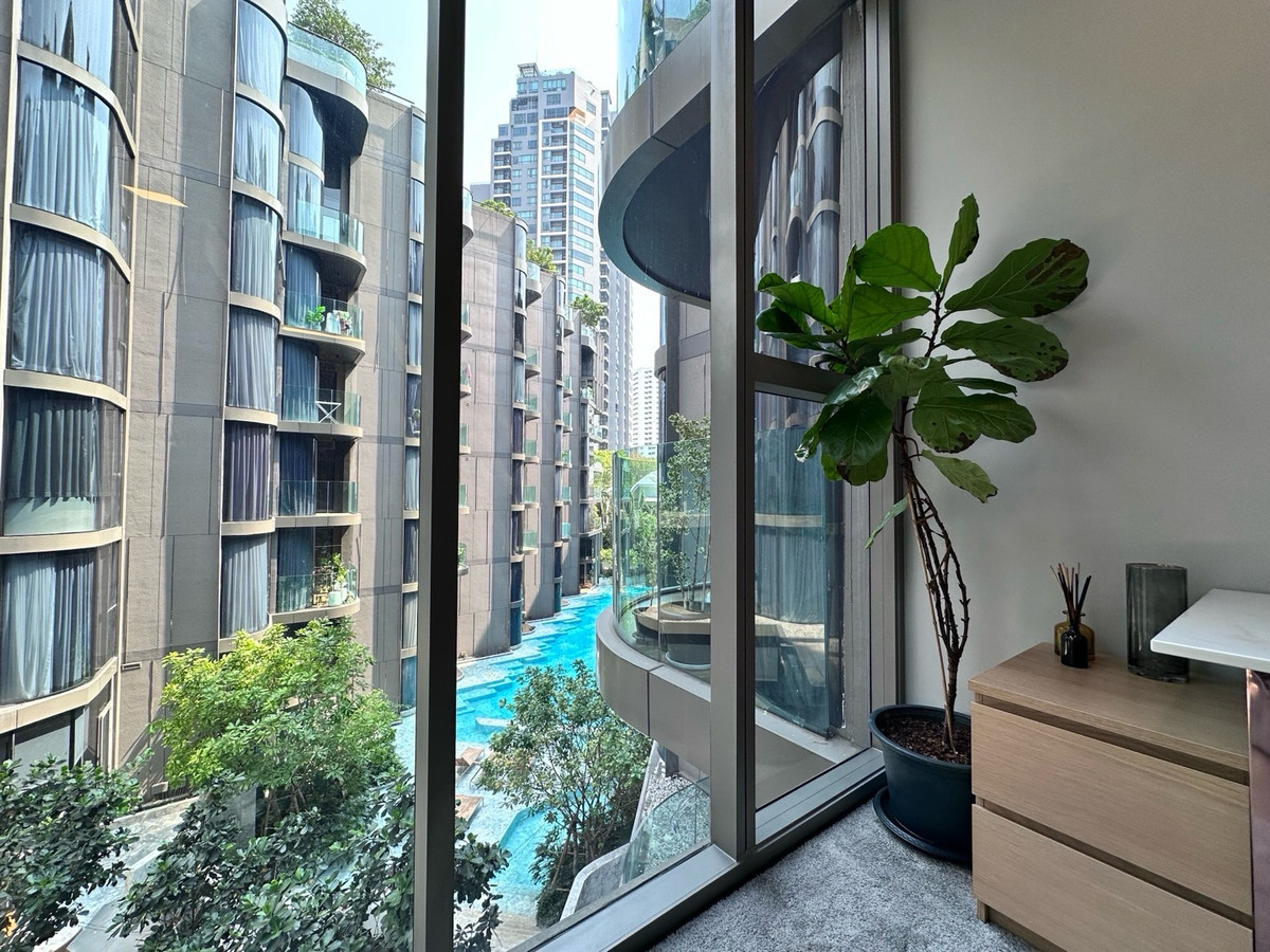 ให้เช่าคอนโดสุขุมวิท อโศก ทองหล่อ : Pet friendly condo for rent - Ashton Residence 41 | 1 Bedroom 1 Multipurpose room 2 Bathroom (77 sqm) | 0824499822 