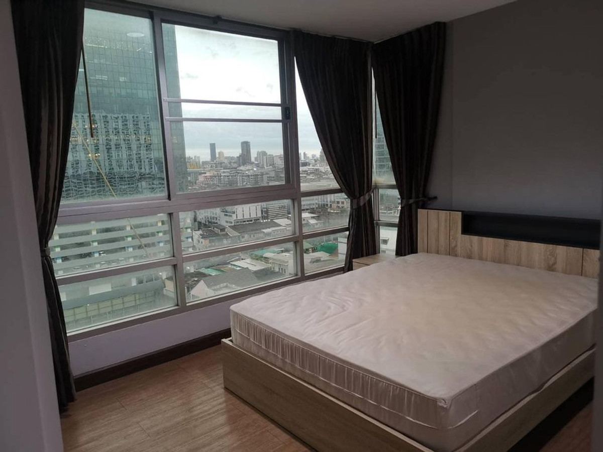 For RentCondoRatchathewi,Phayathai : Baan Pathumwan【𝐑𝐄𝐍𝐓】🔥Simple and modern condo, fully furnished, with a million-dollar city view, packed with amenities in the heart of the city🔥 Contact Line ID: @hacondo