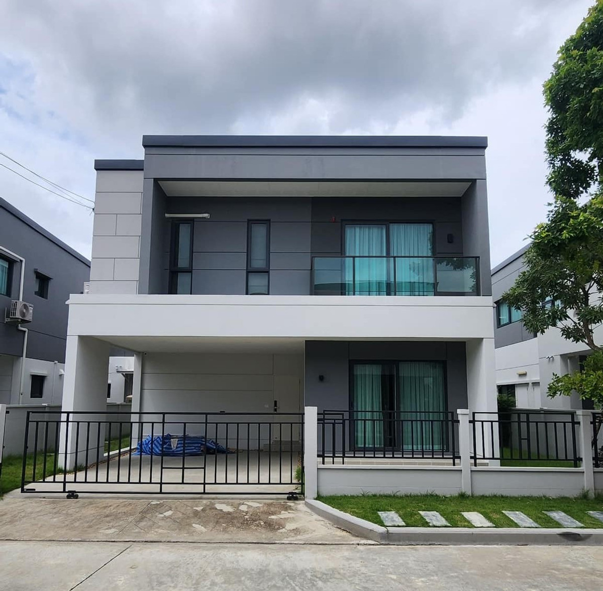 For RentHouseBangna, Bearing, Lasalle : RH111725 For rent, 2-story detached house, 4 bedrooms at Centro Bangna near Mega Bangna.