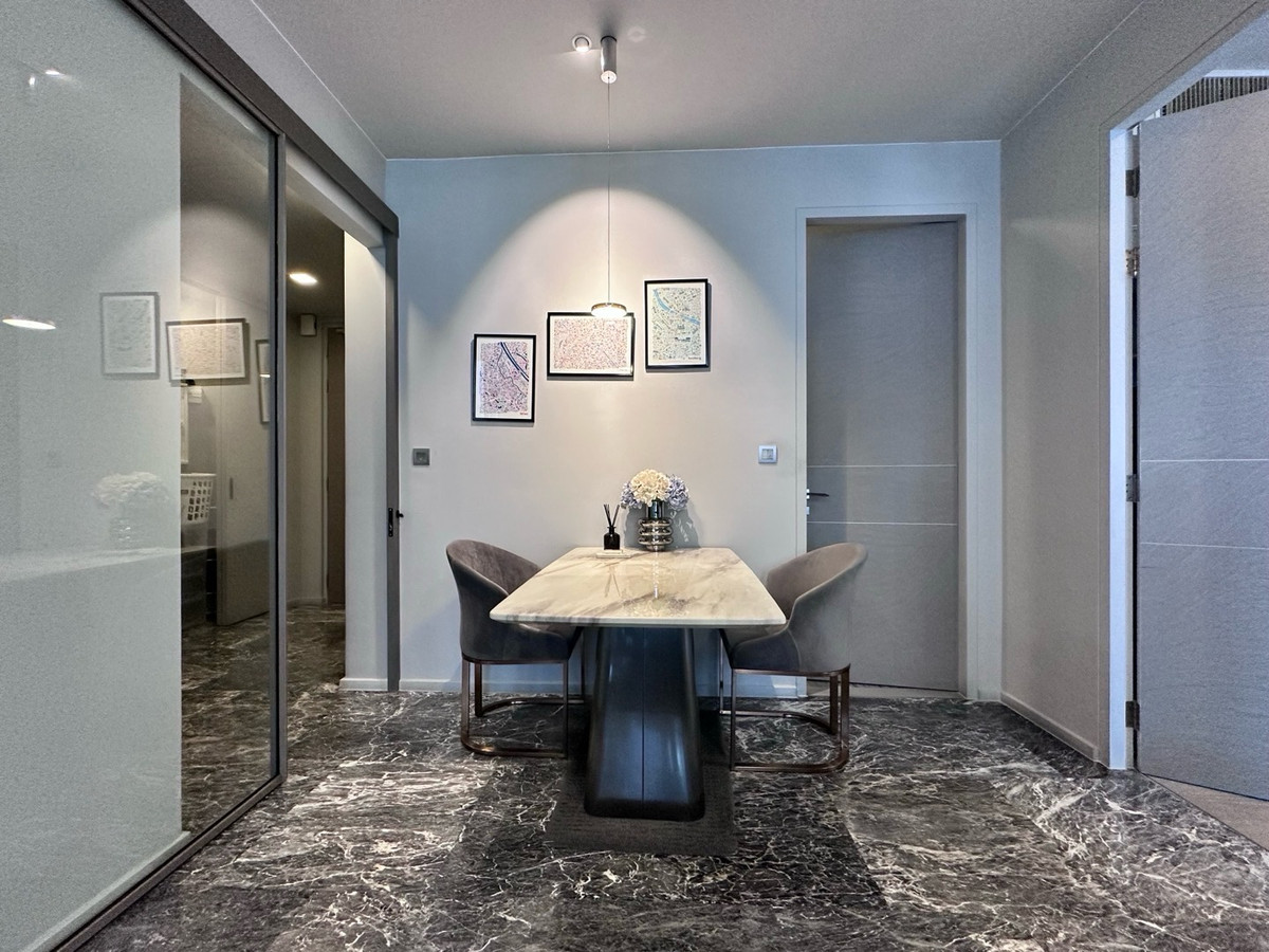 ให้เช่าคอนโดสุขุมวิท อโศก ทองหล่อ : Pet friendly condo for rent - Ashton Residence 41 | 1 Bedroom 1 Multipurpose room 2 Bathroom (77 sqm) | 0824499822 