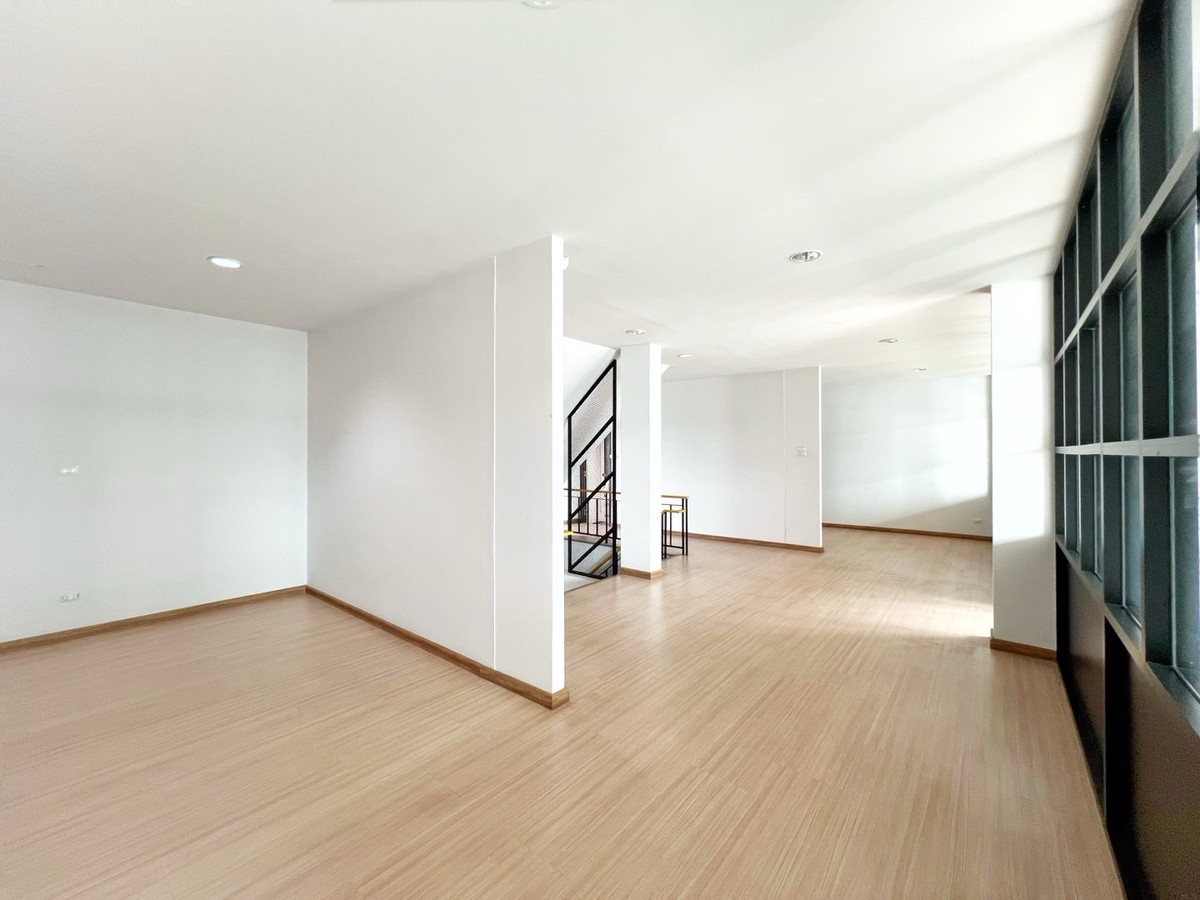 For SaleTownhomePattanakan, Srinakarin : 🔥[ For sale ] - [ City Link Rama 9-Srinakarin Project ] [ Home office 3 floors + mezzanine 2 units, corner room, wide front ] Suitable for an office, 15.99 million baht 👍