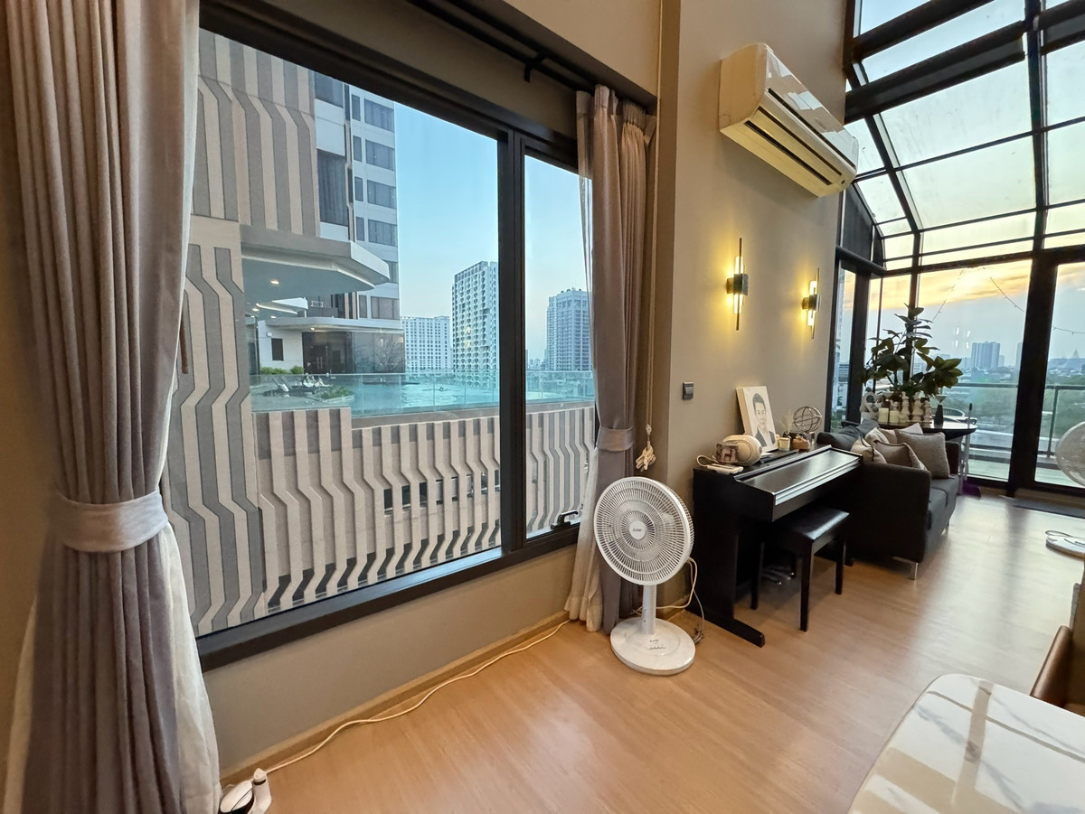 For SaleCondoSapankwai,Jatujak : Rare Unit has only one room, actually 2 floors, not a mezzanine. Down from 16.89!!!  Pet Friendly building, good location in the heart of Chatuchak, Saphan Khwai, Ari!! I will buy it myself. Or investing, its very worthwhile. The floor is not very high. I