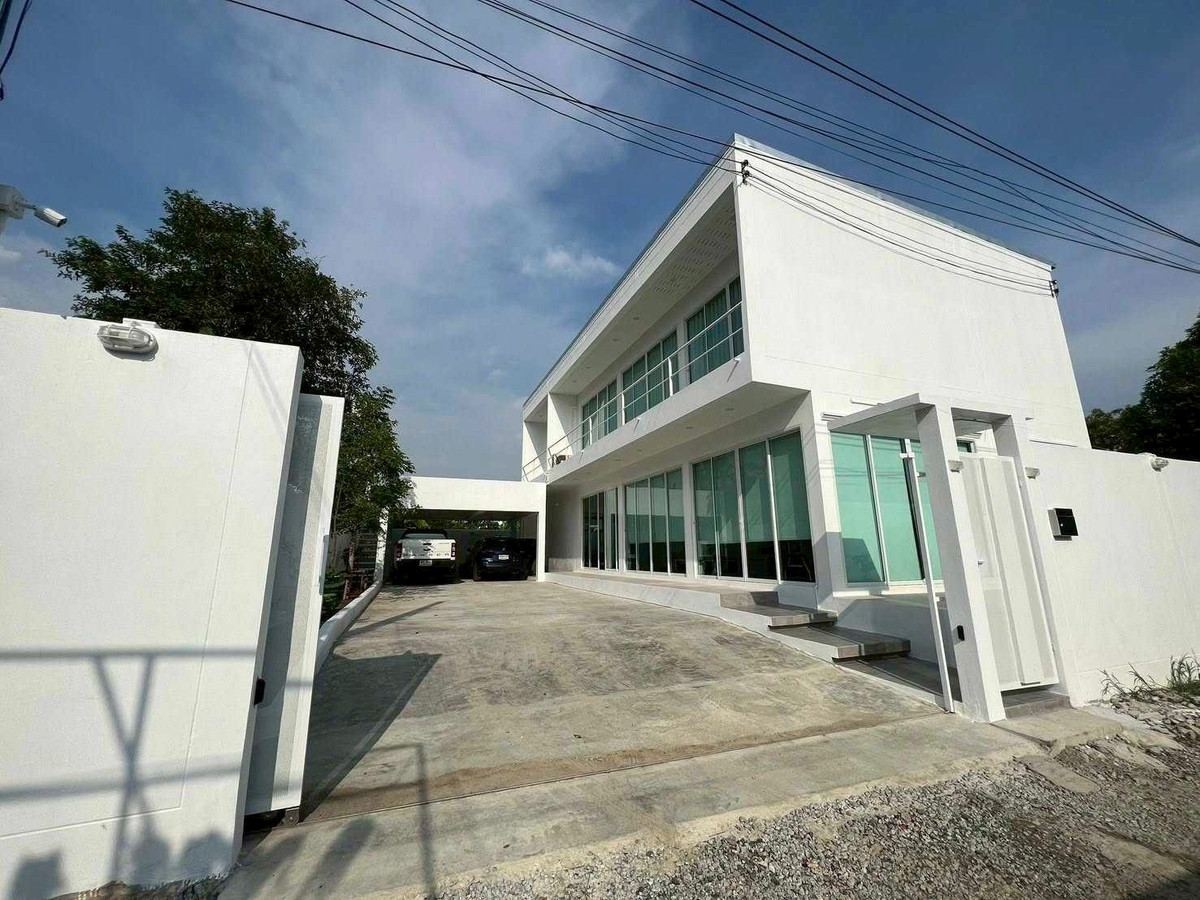 บ้านลาดกระบัง สุวรรณภูมิ : LB026 LoveKhun’s House – บ้านโมเดิร์นมินิมอล 2 ชั้น ให้เช่าและขาย ใกล้สุวรรณภูมิ
