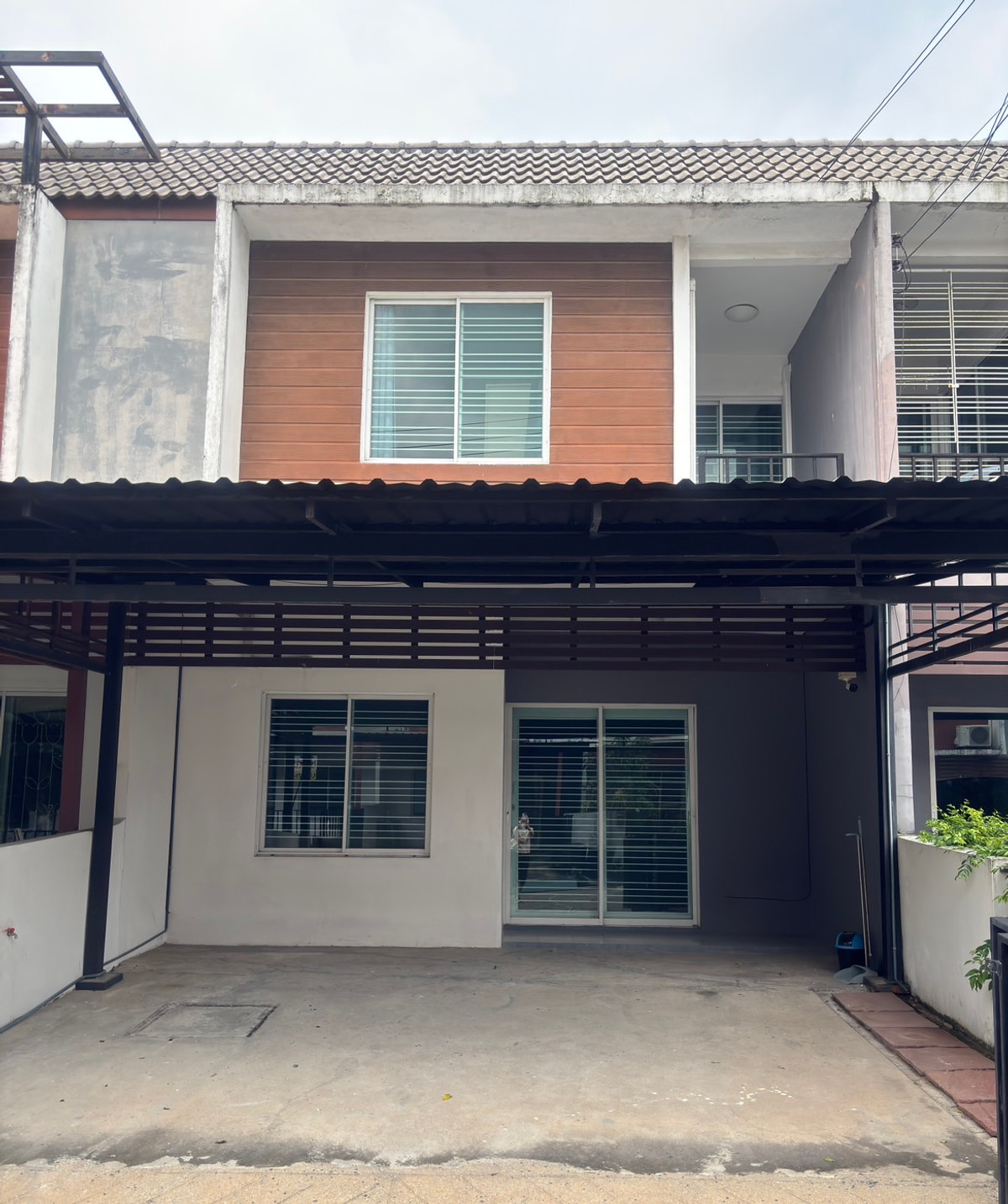 ให้เช่าทาวน์โฮมสมุทรปราการ สำโรง : (รหัสทรัพย์ HR012) ปล่อยเช่าทาวน์เฮ้าส์ เดอะ คัลเลอร์ส พรีเมียม บางนา   