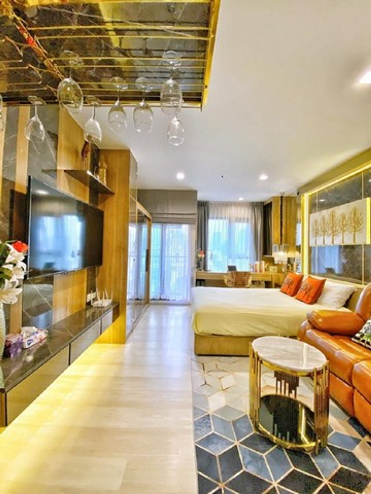 For RentCondoWitthayu, Chidlom, Langsuan, Ploenchit : For rent, Life One Wires, size 28 sq m., 1 bedroom, 1 bathroom, 18th floor, near BTS Ploenchit stat