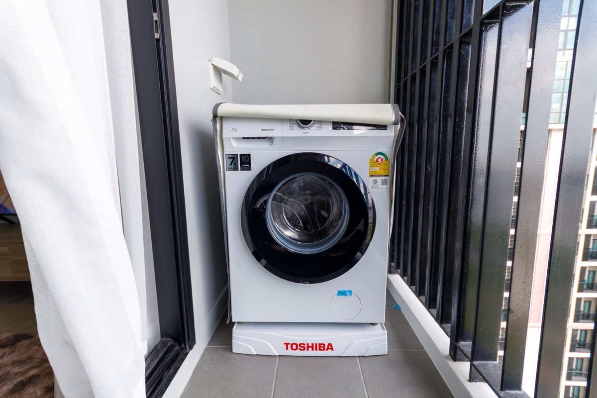 ให้เช่าคอนโดท่าพระ ตลาดพลู วุฒากาศ : ให้เเช่าคอนโด 2 ห้องนอน  ตกแต่งโดนเด่น เป็นสัดส่วน วิวเมืองโล่ง สิ่งอำนวยความสะดวกมากมาย 