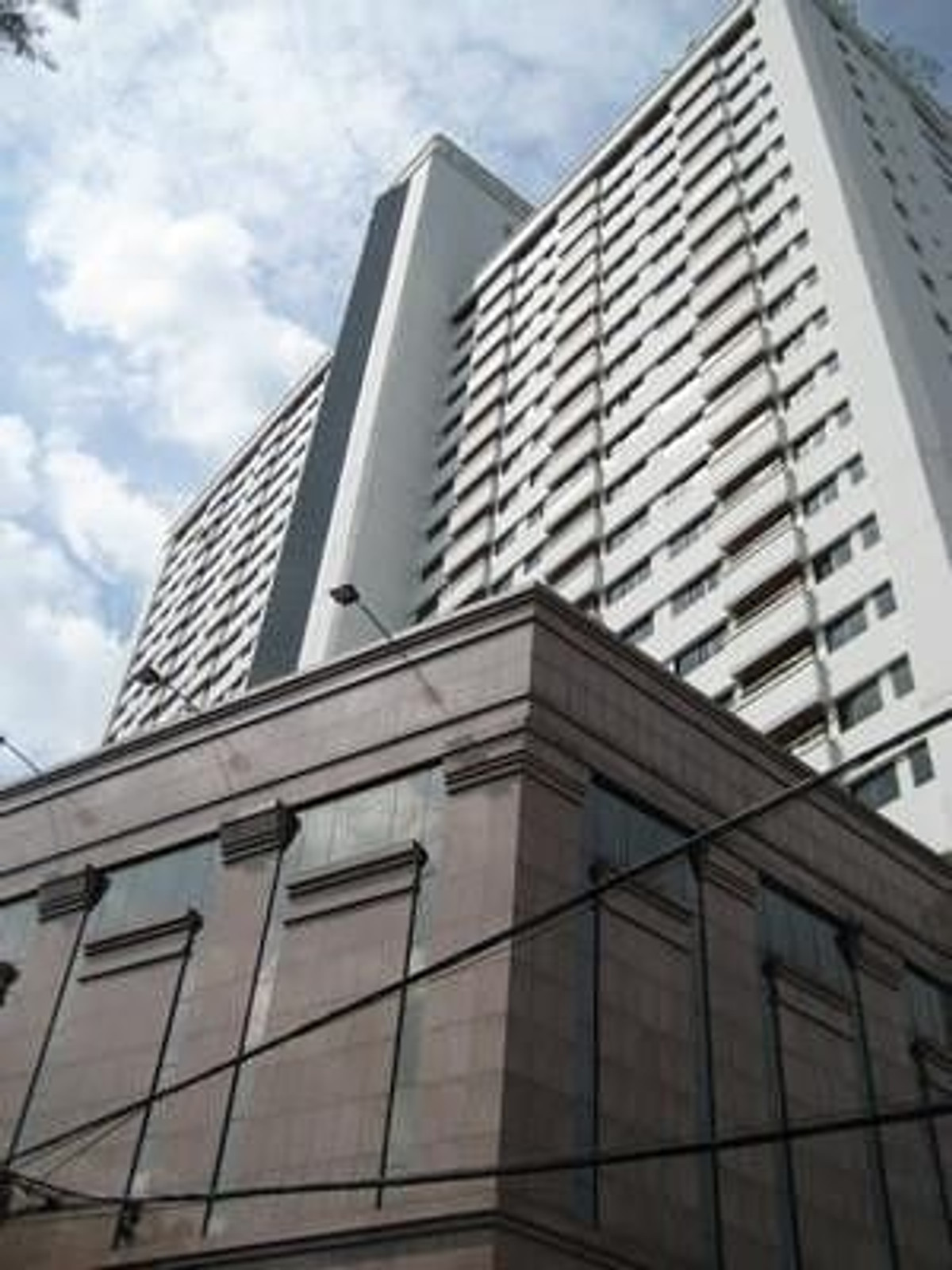 ขายคอนโดสีลม ศาลาแดง บางรัก : ✨ For Sale: Siphraya River View Condo ✨ 💰 Only 10,240,000 THB