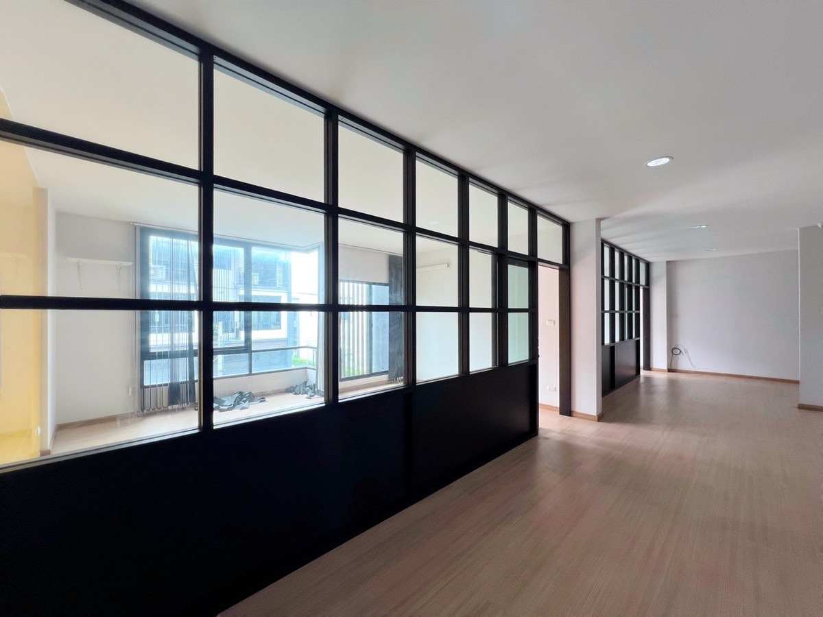 For SaleTownhomePattanakan, Srinakarin : 🔥[ For sale ] - [ City Link Rama 9-Srinakarin Project ] [ Home office 3 floors + mezzanine 2 units, corner room, wide front ] Suitable for an office, 15.99 million baht 👍