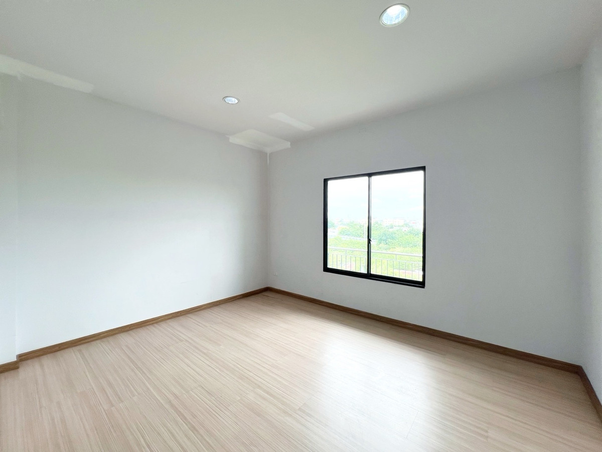 For SaleTownhomePattanakan, Srinakarin : 🔥[ For sale ] - [ City Link Rama 9-Srinakarin Project ] [ Home office 3 floors + mezzanine 2 units, corner room, wide front ] Suitable for an office, 15.99 million baht 👍