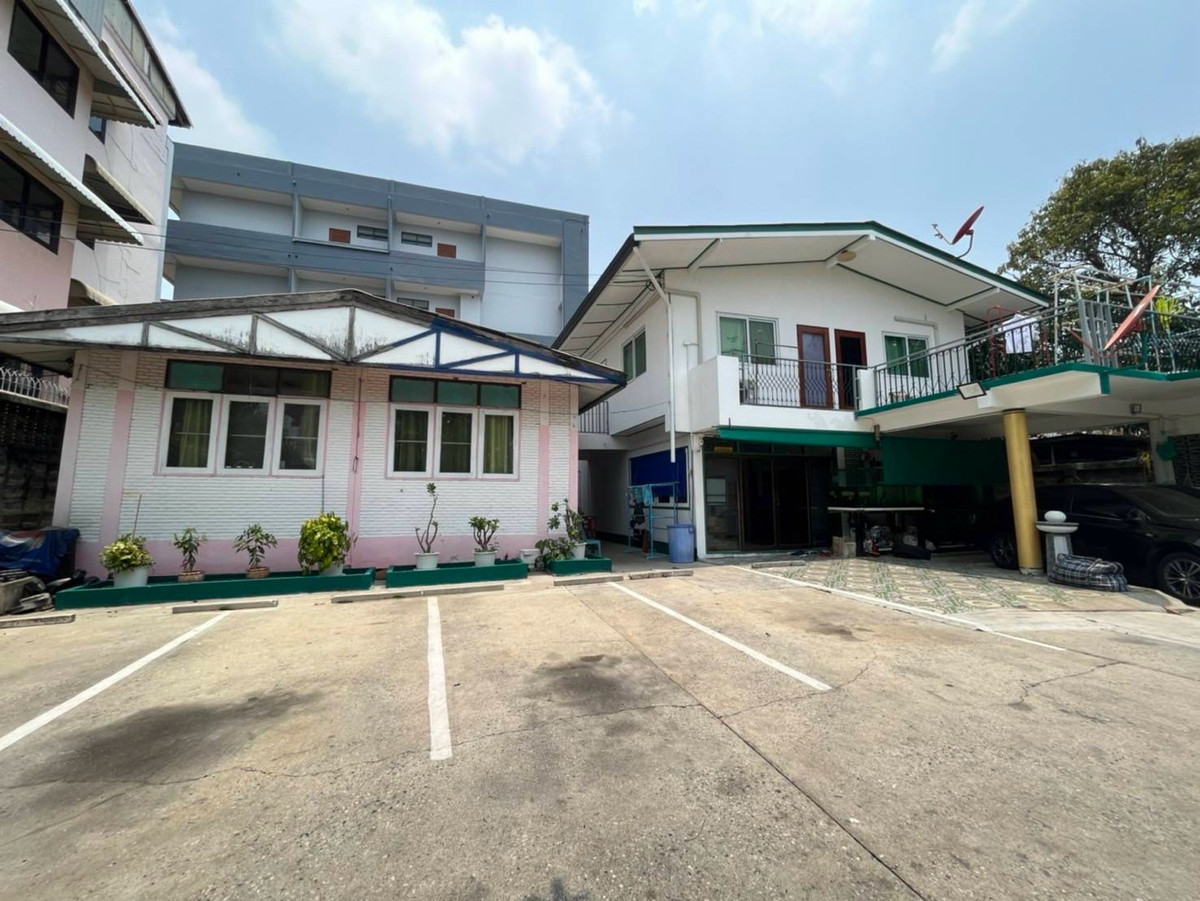 ขายบ้านพัฒนาการ ศรีนครินทร์ : ขายด่วน! ที่ดินพร้อมบ้าน ทำเลดี อ่อนนุช 51 