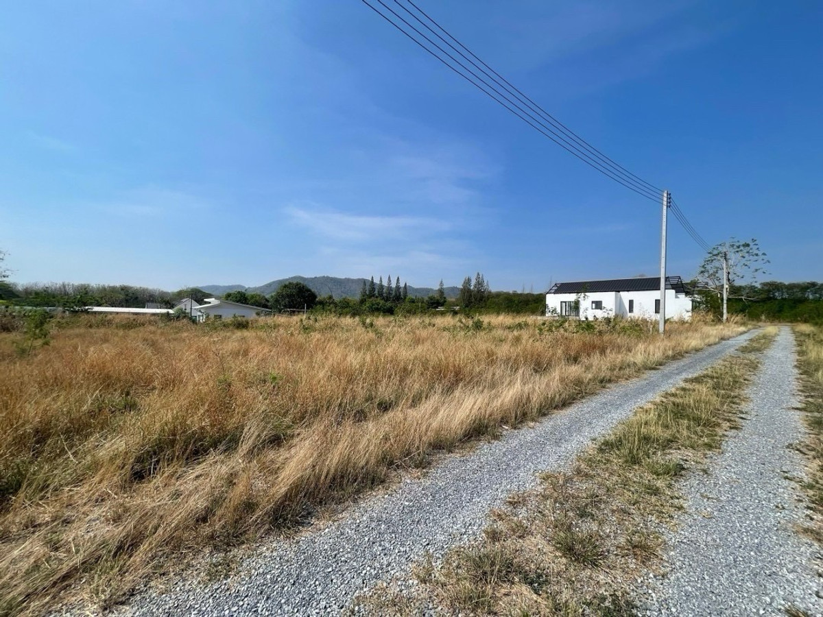 For SaleLandSaraburi : 📢👇 A golden opportunity for those looking for land surrounded by nature near Bangkok! mountain views, fresh air all year round, and a peaceful atmosphere, located near many famous attractions, perfect for a private residence or developing a resort-style