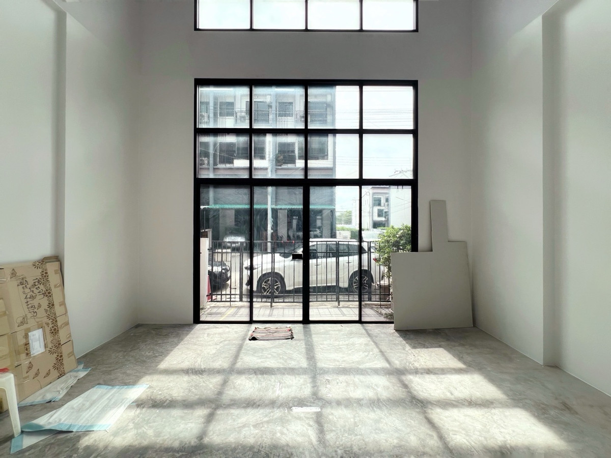 For SaleTownhomePattanakan, Srinakarin : 🔥[ For sale ] - [ City Link Rama 9-Srinakarin Project ] [ Home office 3 floors + mezzanine 2 units, corner room, wide front ] Suitable for an office, 15.99 million baht 👍