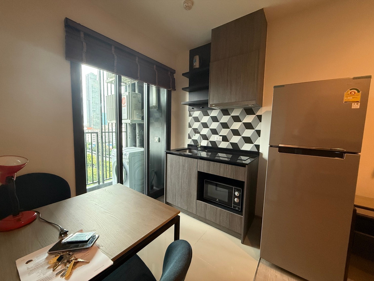 For RentCondoRama9, Petchburi, RCA : 😮The Base Phetchaburi Thonglor, canal view  📍16,000 baht. Please call now.