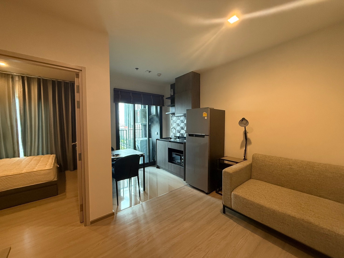 For RentCondoRama9, Petchburi, RCA : 😮The Base Phetchaburi Thonglor, canal view  📍16,000 baht. Please call now.