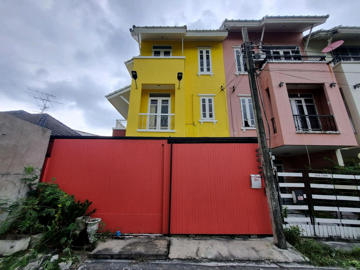 ให้เช่าทาวน์โฮมนวมินทร์ รามอินทรา : ปล่อยเช่า ทาวน์โฮม 3 ชั้น 20 ตร.ว. หมู่บ้านออสวีท สายไหม