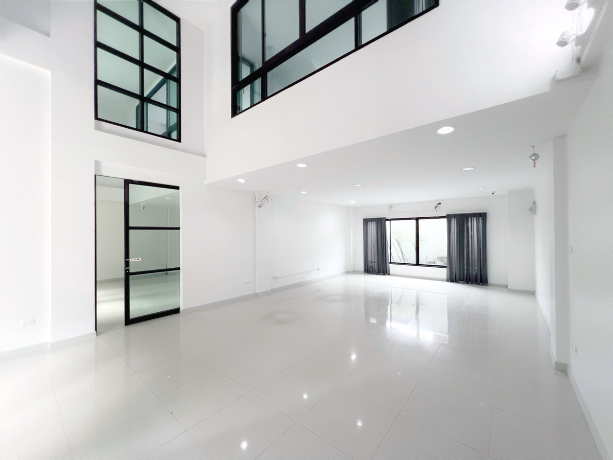 For SaleTownhomePattanakan, Srinakarin : 🔥[ For sale ] - [ City Link Rama 9-Srinakarin Project ] [ Home office 3 floors + mezzanine 2 units, corner room, wide front ] Suitable for an office, 15.99 million baht 👍