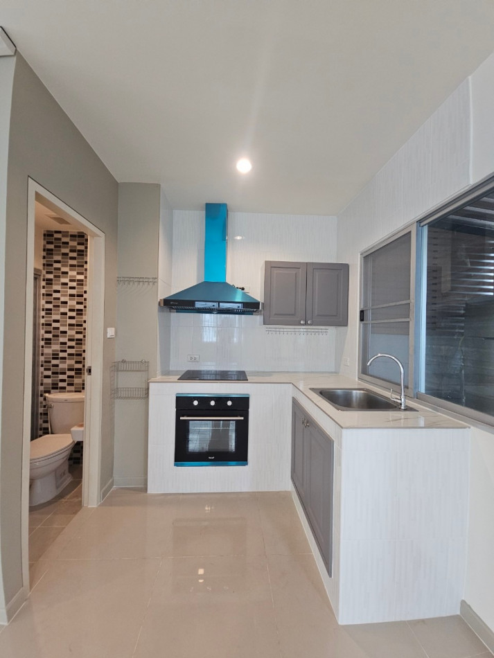 ขายทาวน์โฮมพระราม 2 บางขุนเทียน : ขาย ทาวน์โฮม หลังมุม บ้านลุมพินี ทาวน์พาร์ค ท่าข้าม-พระราม 2 89 ตรม 18.3 ตรว หน้าบ้านเป็นสวน