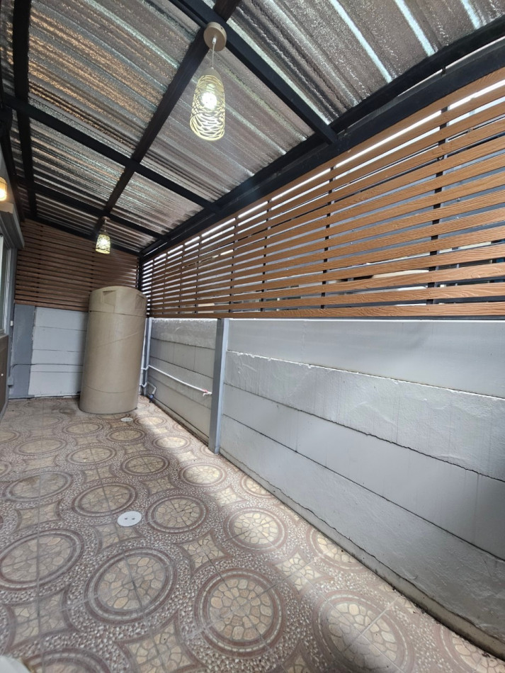 ขายทาวน์โฮมพระราม 2 บางขุนเทียน : ขาย ทาวน์โฮม หลังมุม บ้านลุมพินี ทาวน์พาร์ค ท่าข้าม-พระราม 2 89 ตรม 18.3 ตรว หน้าบ้านเป็นสวน