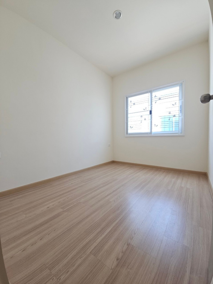 ขายทาวน์โฮมพระราม 2 บางขุนเทียน : ขาย ทาวน์โฮม หลังมุม บ้านลุมพินี ทาวน์พาร์ค ท่าข้าม-พระราม 2 89 ตรม 18.3 ตรว หน้าบ้านเป็นสวน