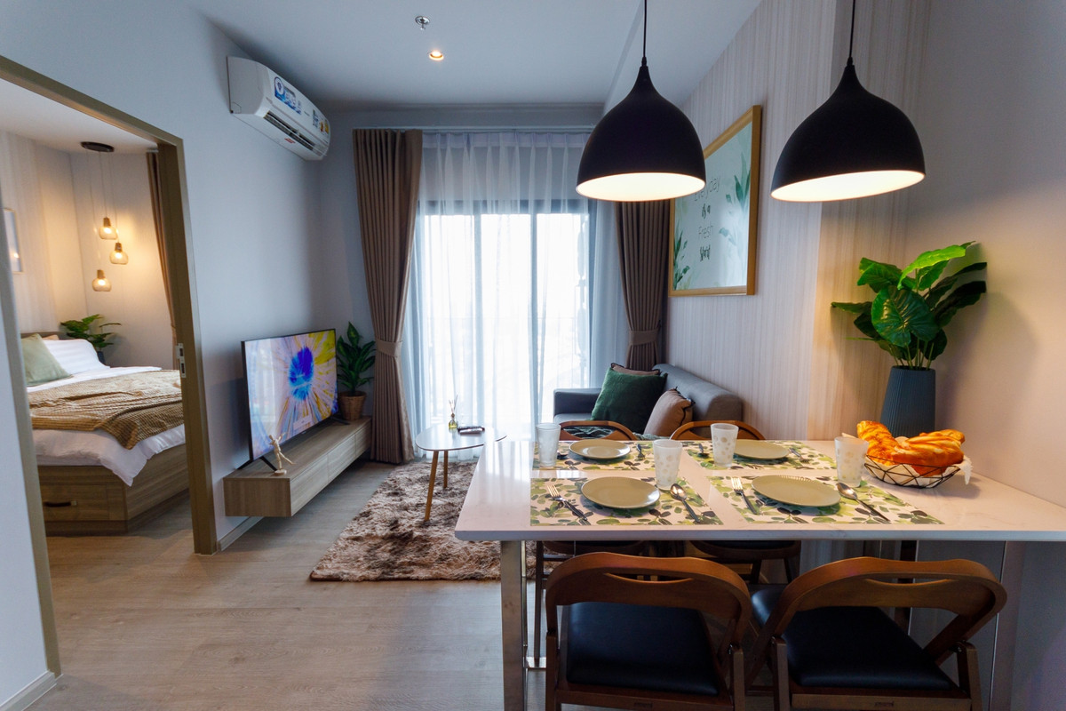 ให้เช่าคอนโดท่าพระ ตลาดพลู วุฒากาศ : ให้เเช่าคอนโด 2 ห้องนอน  ตกแต่งโดนเด่น เป็นสัดส่วน วิวเมืองโล่ง สิ่งอำนวยความสะดวกมากมาย 