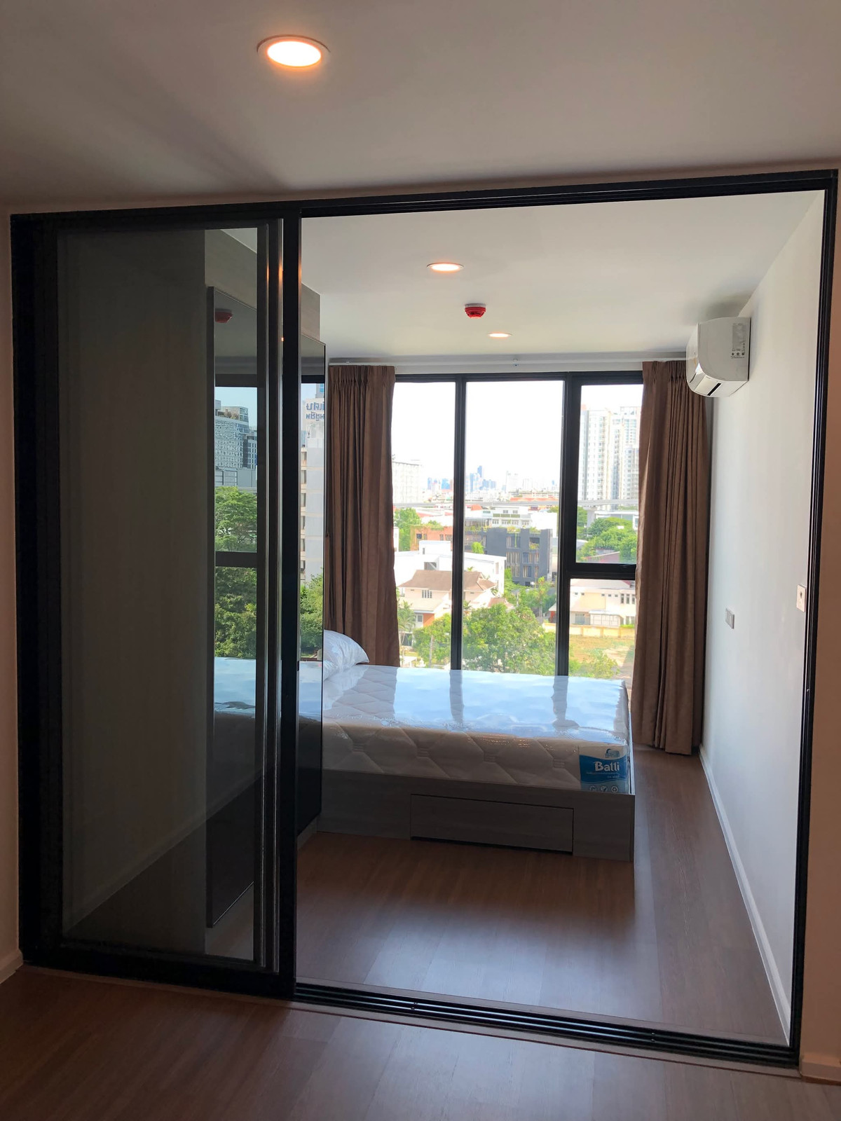 For RentCondoRatchadapisek, Huaikwang, Suttisan : For rent: THE ORIGIN RATCHADA LADPRAO 1 bedroom, new room.