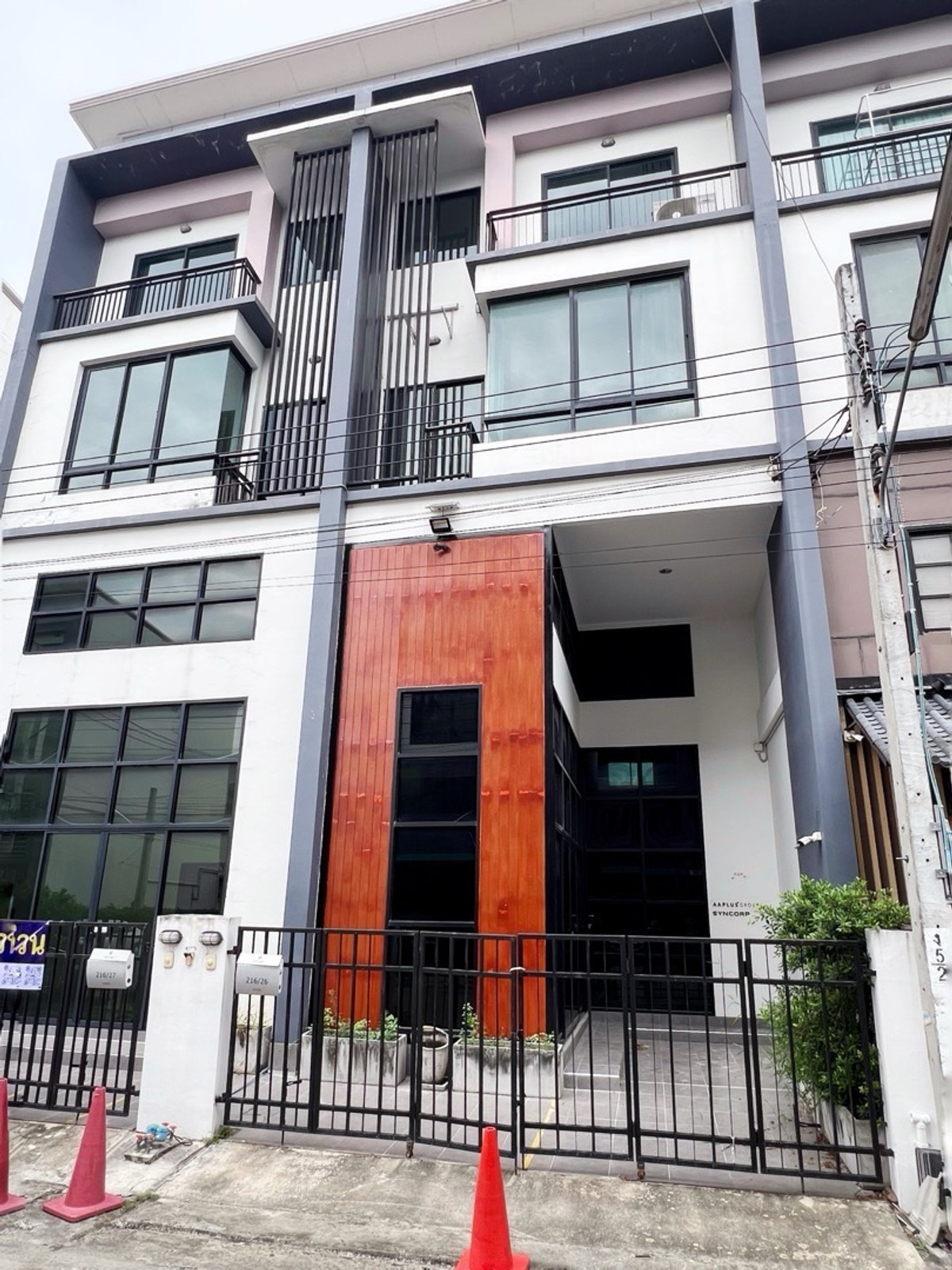 ขายทาวน์โฮมพัฒนาการ ศรีนครินทร์ : 🔥[ ขาย ] - [ โครงการ ซิตี้ลิงค์พระราม9-ศรีนครินทร์ ] [ Home office 3ชั้น + ชั้นลอย 2 units ห้องหัวมุม  หน้ากว้าง ] เหมาะสำหรับทำออฟฟิศ สำนักงาน 15.9 ล้านบาท👍