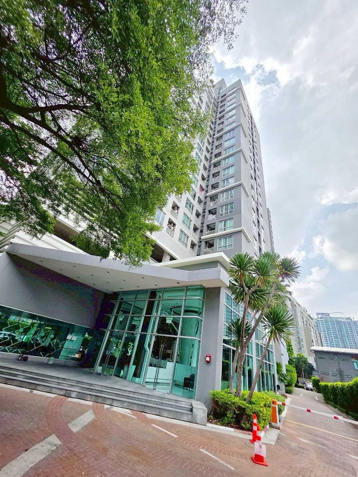 For SaleCondoRatchadapisek, Huaikwang, Suttisan : Life Ratchada-Huai Khwang, 1 bedroom, large room, great value, good location, BTS, zero meters_Do781