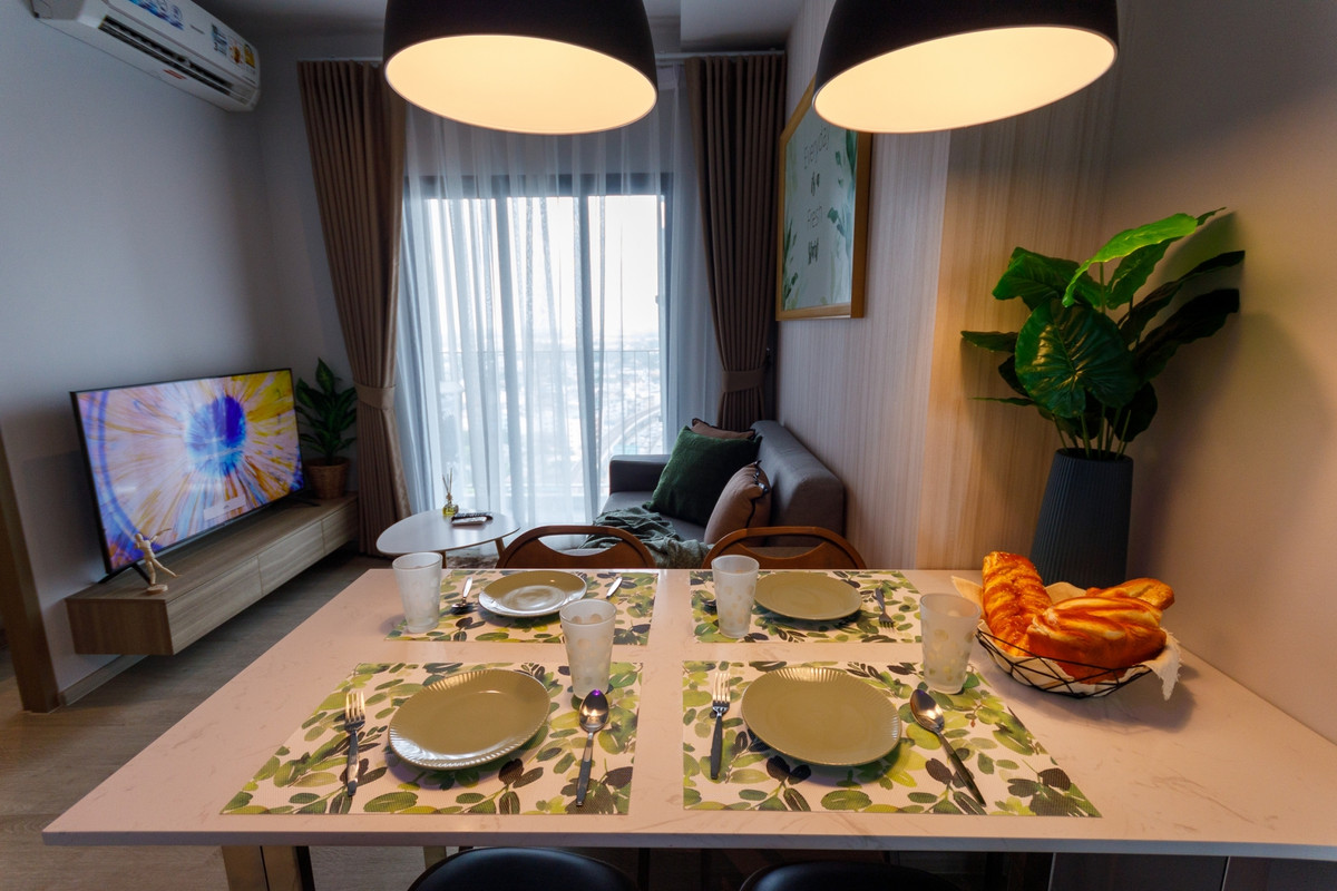 ให้เช่าคอนโดท่าพระ ตลาดพลู วุฒากาศ : ให้เเช่าคอนโด 2 ห้องนอน  ตกแต่งโดนเด่น เป็นสัดส่วน วิวเมืองโล่ง สิ่งอำนวยความสะดวกมากมาย 