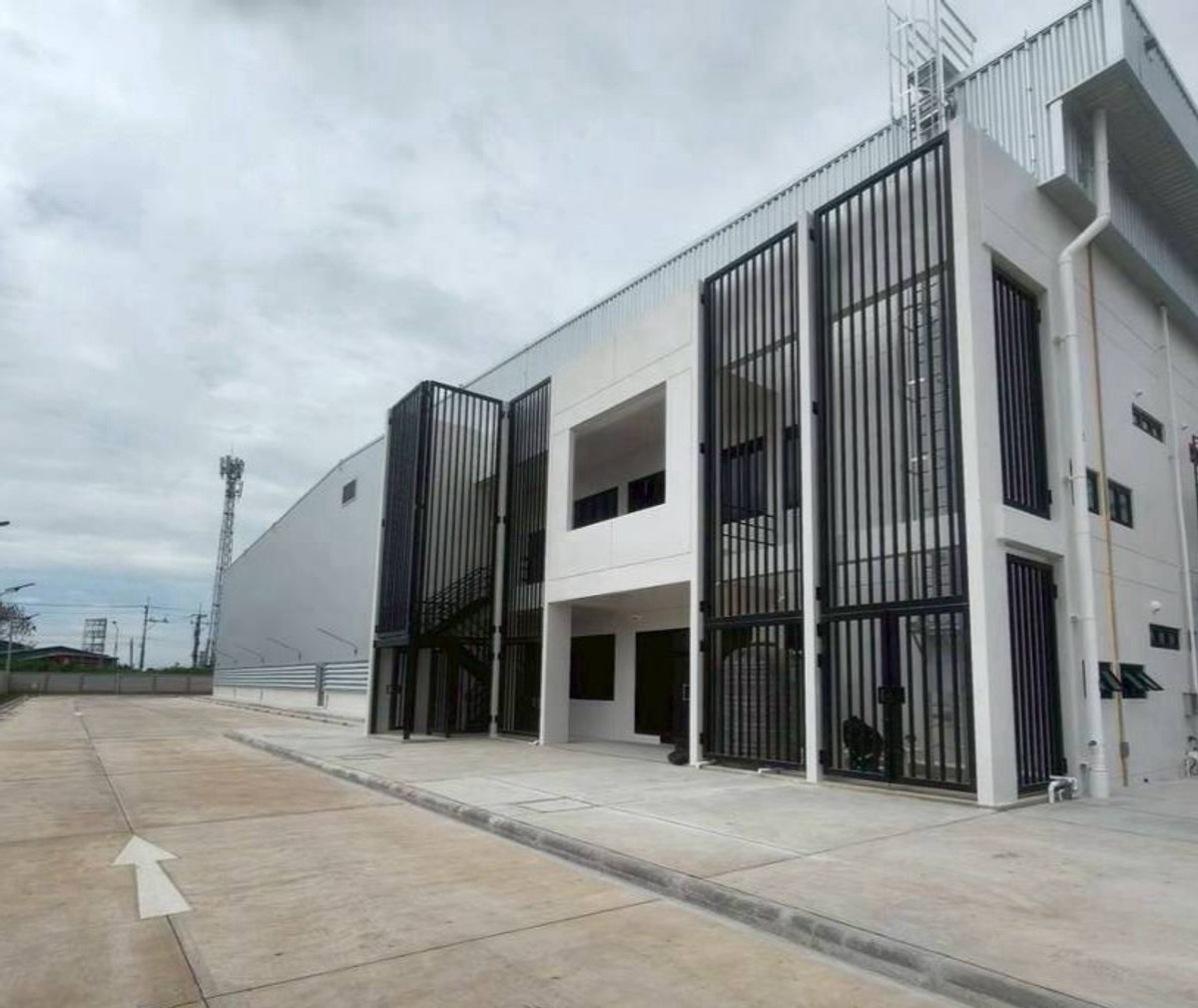 For RentWarehouseSriracha Laem Chabang Ban Bueng : 🏭 FOR RENT | Factory / Warehouse 4,560 sq.m. – Laem Chabang, Chonburi

📍 Prime Location – Only 8 km from Laem Chabang Port
Excellent access to Motorway and major industrial estates within the EEC area.