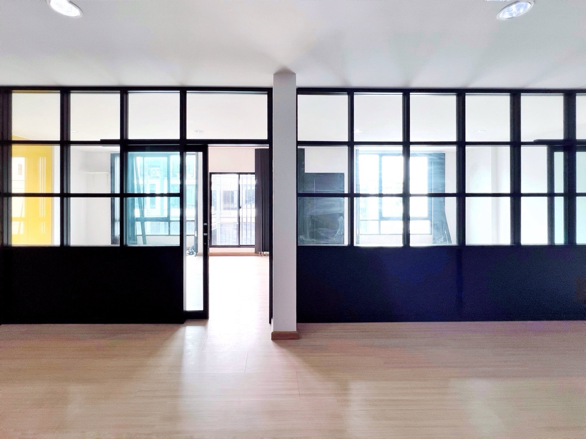 For SaleTownhomePattanakan, Srinakarin : 🔥[ For sale ] - [ City Link Rama 9-Srinakarin Project ] [ Home office 3 floors + mezzanine 2 units, corner room, wide front ] Suitable for an office, 15.99 million baht 👍