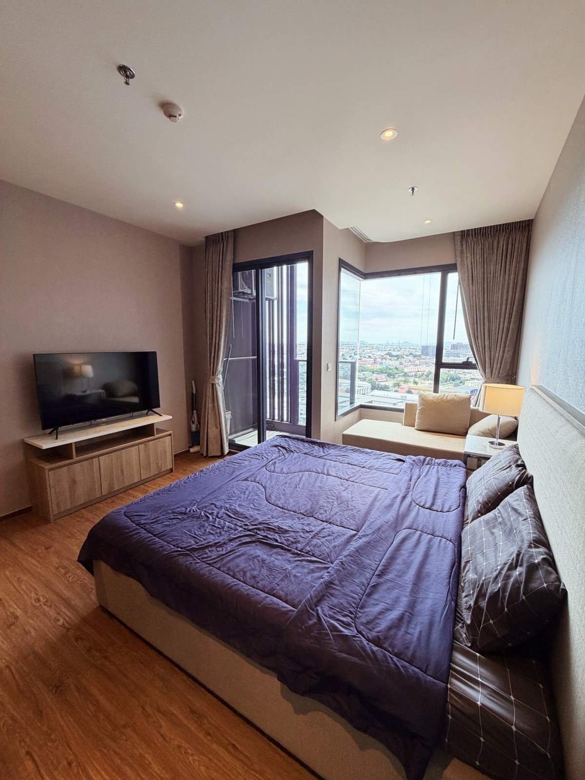 ขายคอนโดพัทยา บางแสน ชลบุรี สัตหีบ : ขายคอนโด Once Pattaya สตูดิโอ พื้นที่ 28 ตร.ม. ชั้น 17 